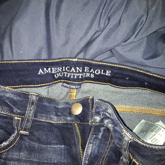 AE SIZE TEN RIPPED JEANS - Picture 2 of 4